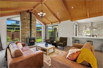 Roys Bay Lodge (Bachcare) - Wanaka
