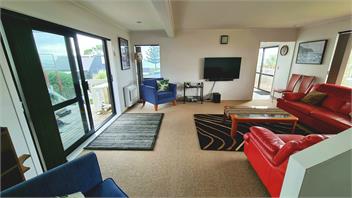 Family Fun by the Beach - Waihi Beach