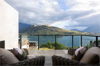 4 BDR Home, Captivating Lake Views, BBQ, A/C - Queenstown