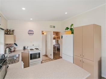 Bach Life on Seabreeze (Bachcare) - Whangamata