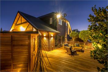 Belfast Dacha, Central, Linen and clean included, Hot Tub and Sauna. - Hanmer Springs 