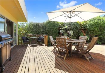 Top of the Lake - Spa Pool, Lake Views, Central to town - Taupo
