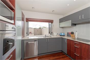 Hosts on the Coast - Pelicans Coastal Perch - Whitianga