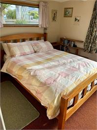 Cosy crib - amazing views, family fun, right by surf beach - Kaka Point