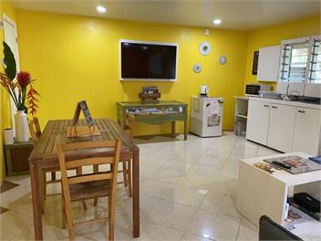 ShineAwayHomes-Mountain View with AC - Rarotonga