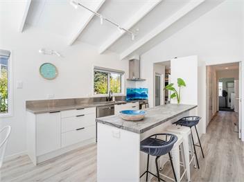 Seaside Retreat (Bachcare) - Whitianga