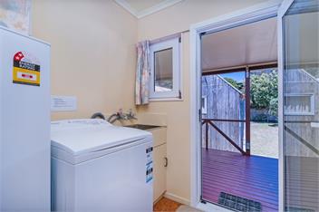 Poppy's Beach House (Bachcare) - Whangapoua
