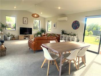 Modern home in central Wānaka - Wanaka