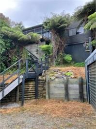 Kenepuru - Great Deck view and Easy Access to Secluded Beach - Marlborough Sounds