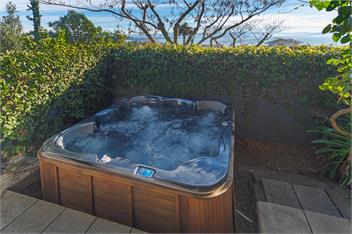 Moana Escape - Tasman Bay Views, Pool, Spa & Sauna - 