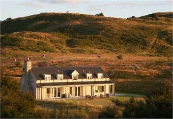 Lakefront Gem - exclusive-use retreat - Wanaka 9382