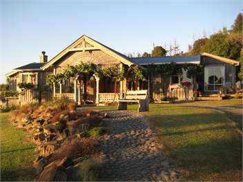 "Reomoana" Self-contained unit - Mahia Peninsula