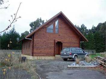 Genuine log cabin - Ohakune