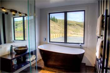Four Bedroom Villa - Napier
