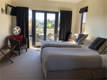 Alpine Peaks 2 Bedroom Apartment - Wanaka
