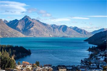 Villa de Luxe | Stunning Location + Spa Pool - Queenstown