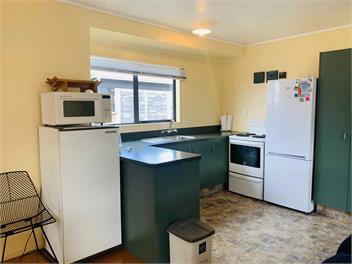 BARBARA AVE BEACH HOUSE - Whangamata