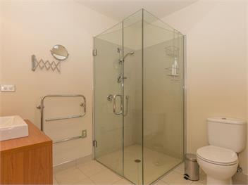 Modern Lake Haven (Bachcare) - Wanaka