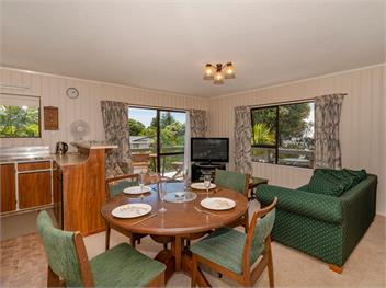 Jacaranda Lodge (Bachcare) - Whangamata