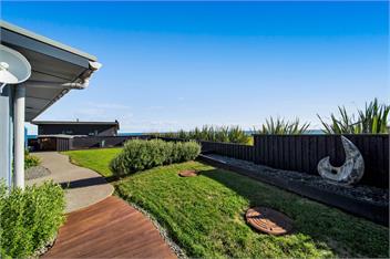 Coastal Daze (Bachcare) - New Plymouth