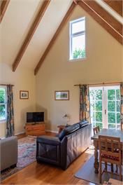 Taraview Cottage - 