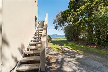 Lakeside Vistas Magic (Bachcare) - Rainbow Point