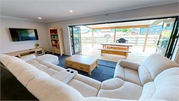 Three homes side by side for 36 people - ohakune