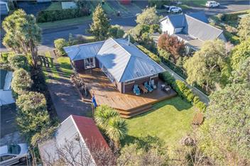 Woodills Wonderland (Bachcare) - Akaroa