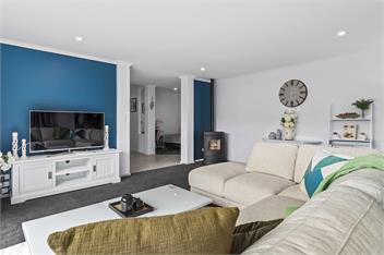 A Beach Hive at Papamoa Beach - 4 bedrooms - Tauraga