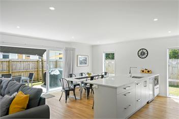 Contemporary Comfort (Bachcare) - Masterton