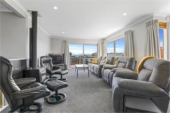 Top of the Lake - Spa Pool, Lake Views, Central to town - Taupo