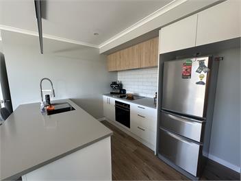 Modern and Sunny Central Spot - Nelson