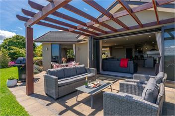 Scenic Solitude - Spa-pool, Lake and Mountain Views - Taupo