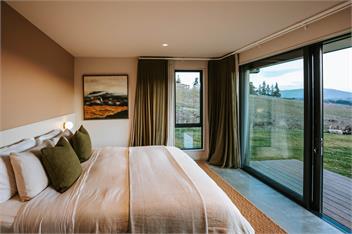Ranger's Retreat | Stunning Mountain Views | Rural Location | Outdoor Fireplace - Wanaka