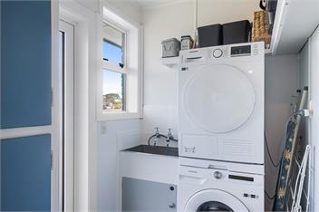 The Beach Base (Bachcare) - Paraparaumu Beach