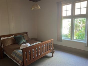 3 Bedroom Victorian Villa with Sea Views - OAMARU 