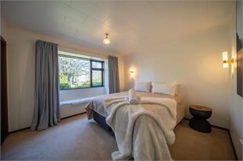 Matai by the Lake (Bachcare) - Te Anau