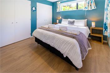 Mariners Lookout: Modern Cass Bay Escape with Stunning Views - Christchurch