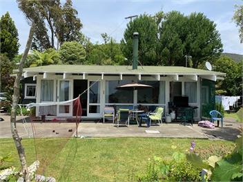 Sunny Family Style Bach/Holiday Home - Marlborough Sounds