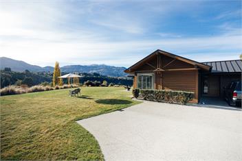 Fabulous bedroom views from exclusive private home - Queenstown