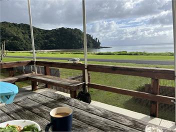 Kneedeep - Beach front escape! -