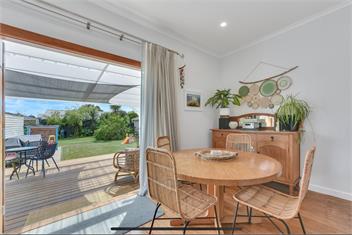 Chic Nelson City Escape -
