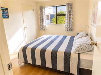 Sunny Matarangi Beach House -