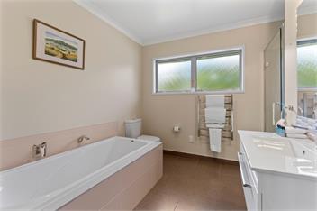 Loch View - Kinloch, Taupo *spa pool* - 