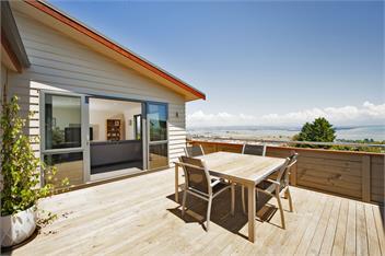 'Commodore' - Nelson Sea View Holiday Home - Nelson