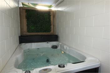 Central Hinemoa St Flat with Spa - Rotorua