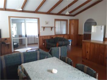 PITCAIRN COTTAGE & CAR - Norfolk Island