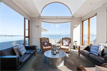 Lake Front Luxury  - Taupo