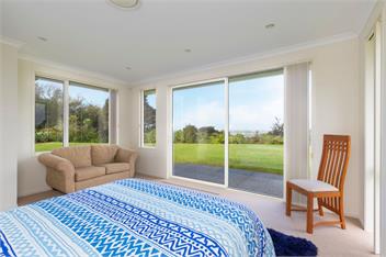 Matakana Views (Bachcare) - Matakana Village