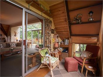 Retro Retreat (Bachcare) - Queenstown